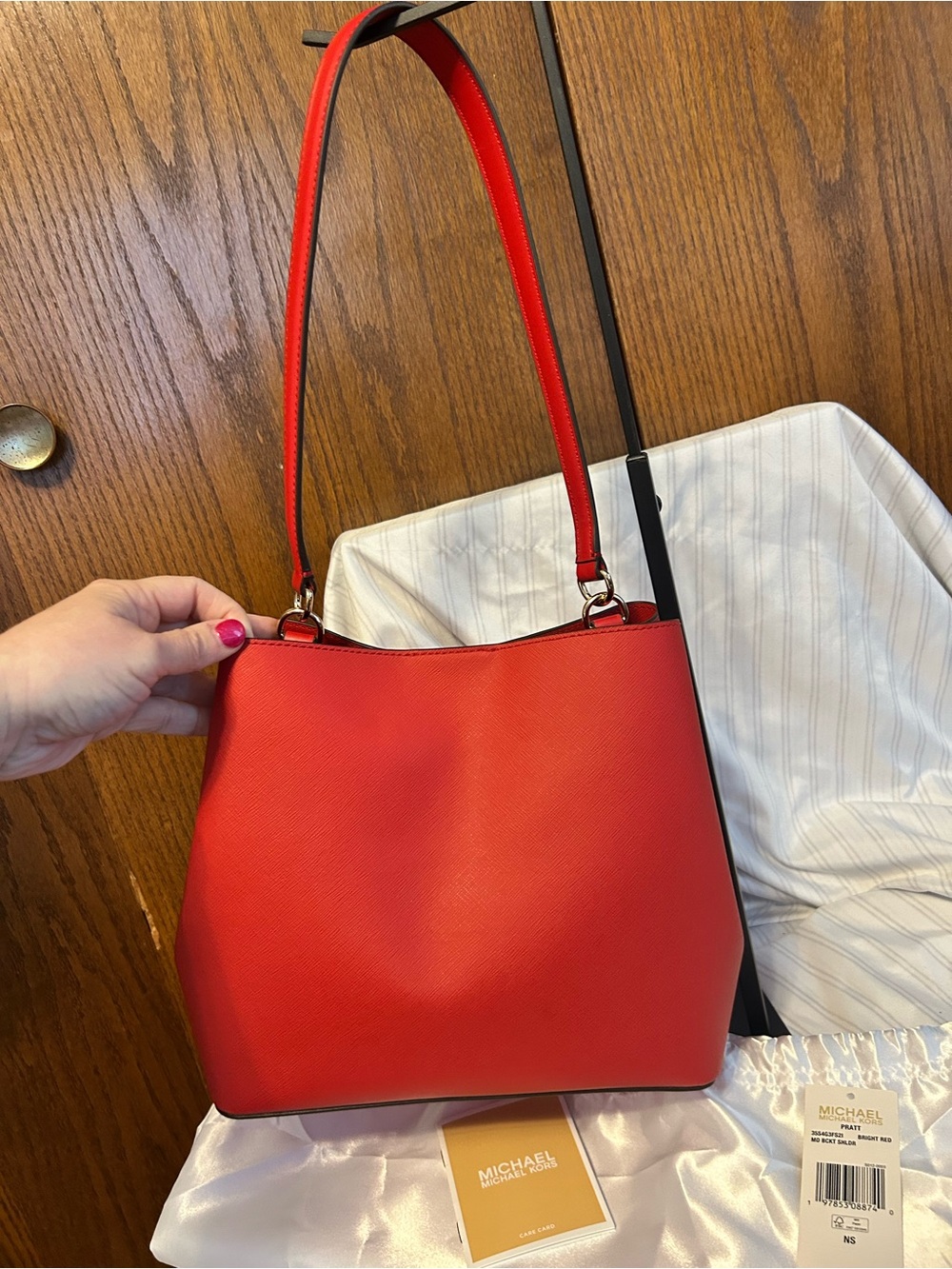 Michael Kors Red Saffiano Shoulder Tote NEW - Picture 6 of 10
